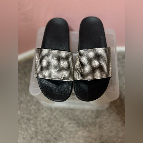 Super cute slide on shoes :) - Picture 7 of 7